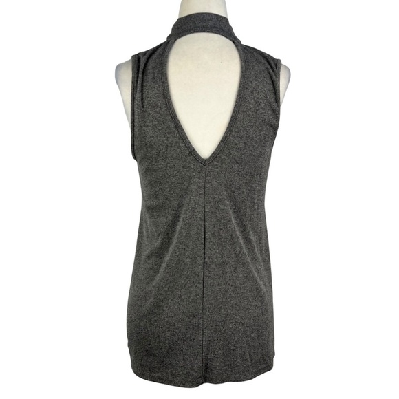 GREEN ENVELOPE LOS ANGELES V-NECK CUT OUTS WOMEN'S‎ TOP - Picture 5 of 9